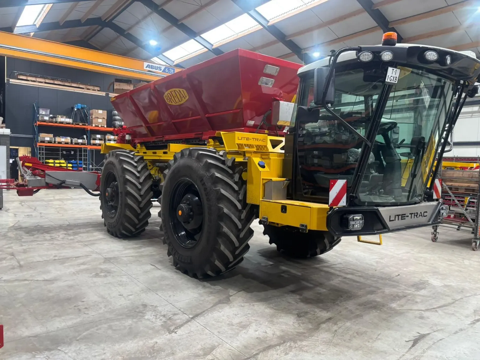 <small>Univerzální řešení</small>Samojízdný nosič<br>nástaveb