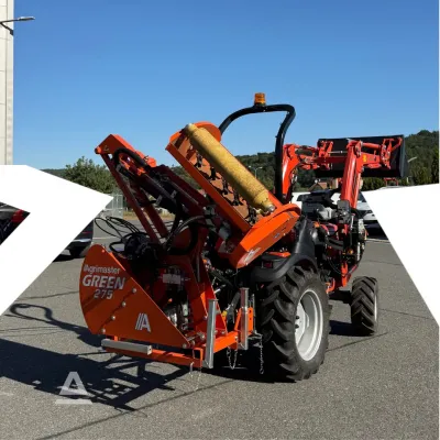 TRAKTOR TAFE 6028 M s čelním nakladačem TAFE TL25S – 2